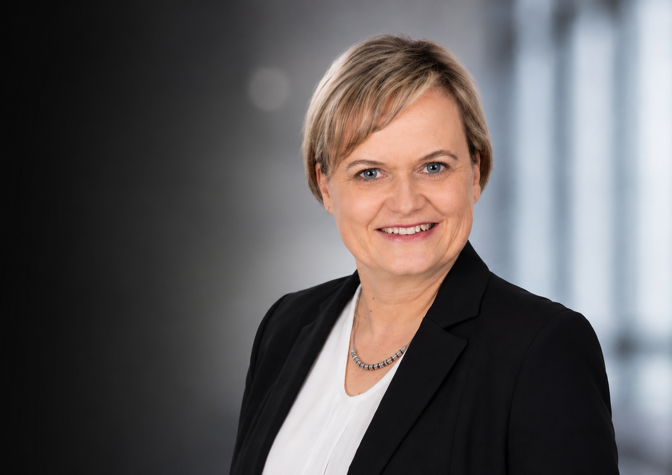 Ein Portraitbild zeigt Kathrin Kascha