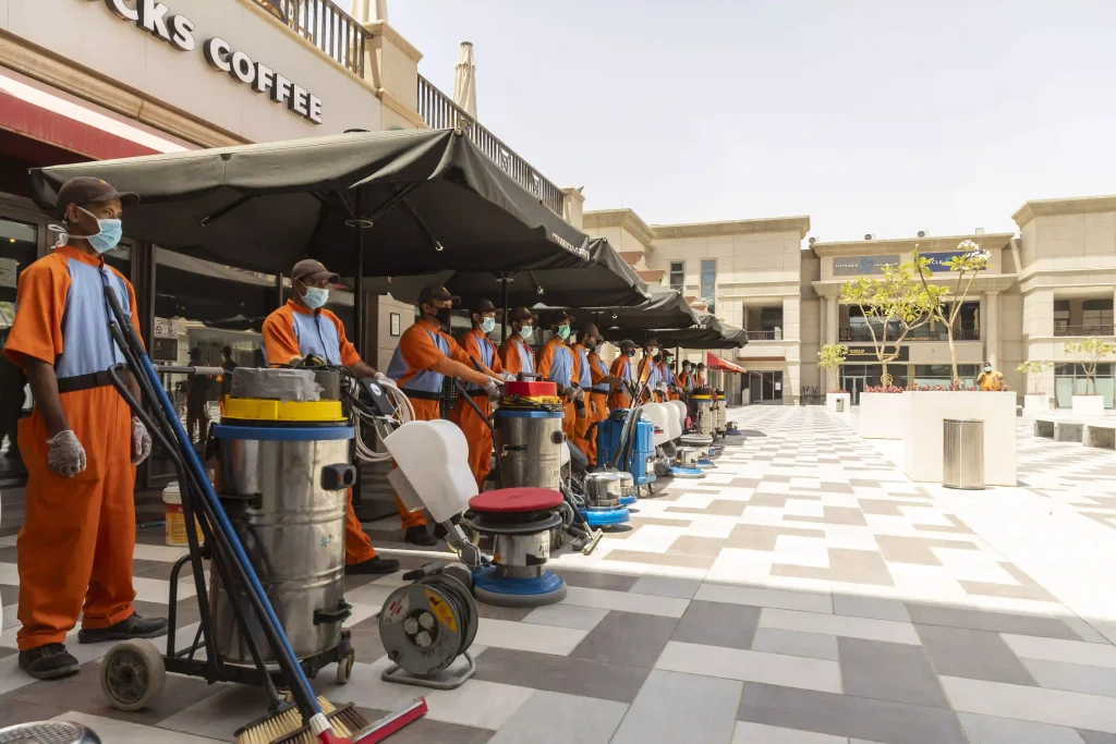 معدات تنظيف الارضيات