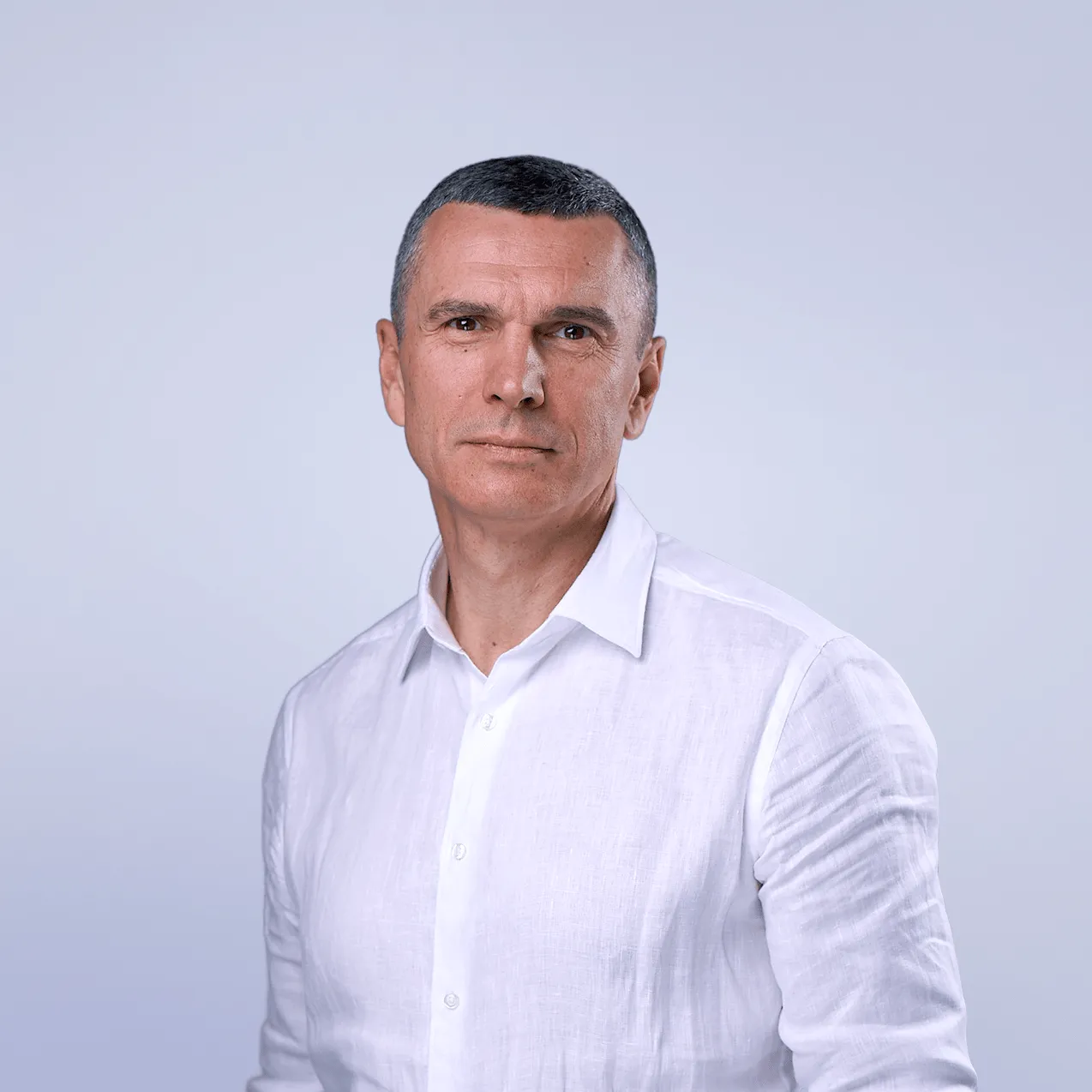 Портрет лікаря ортопеда-травматолога, засновника української спортивної клініки USC Олега Касатки.