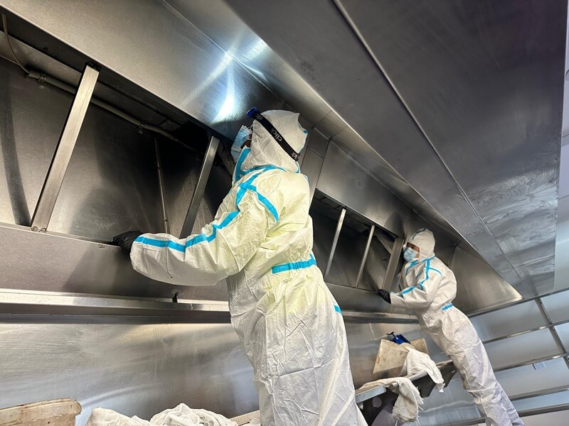 commercial kitchen cleaning