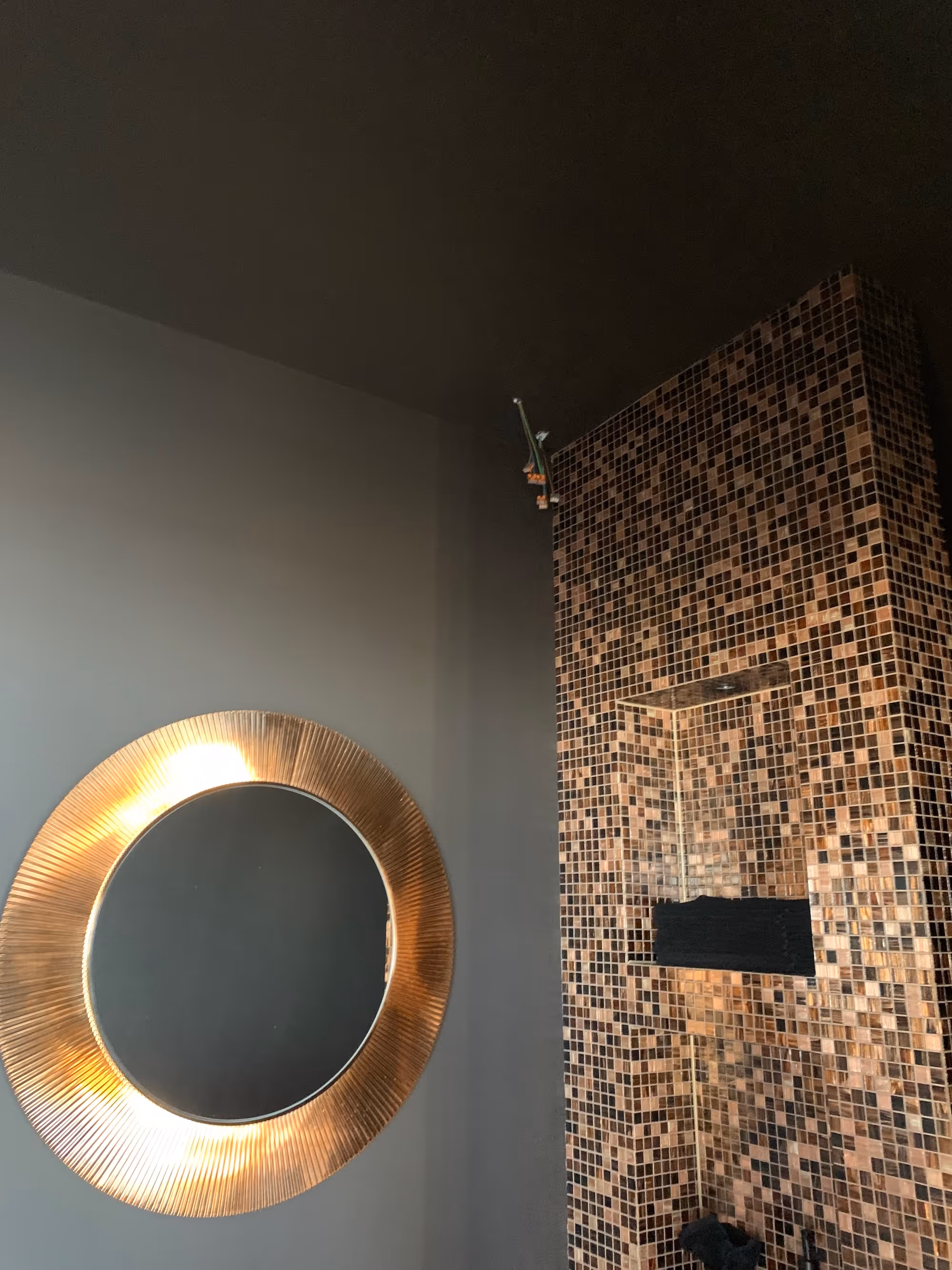 Aufstockung EFH – Attikageschoss für Sitzung, Arbeit und Geselligkeit