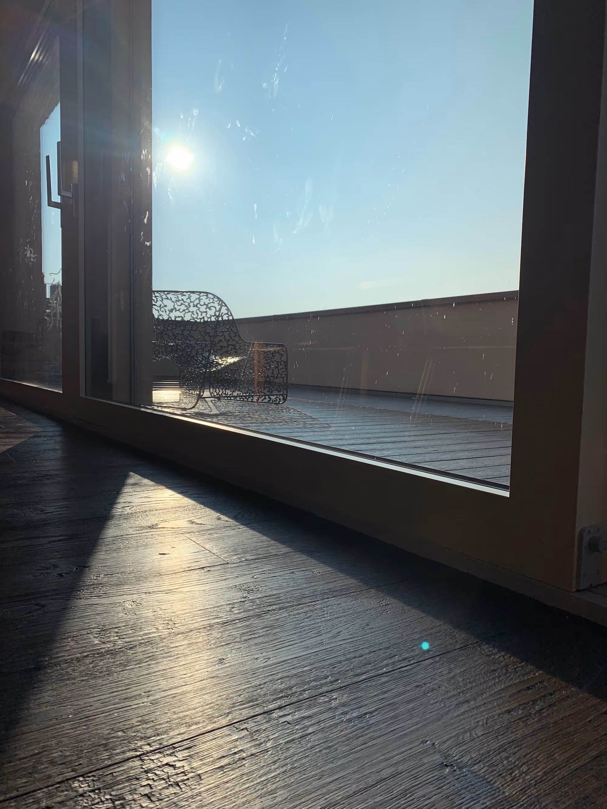 Aufstockung EFH – Attikageschoss für Sitzung, Arbeit und Geselligkeit