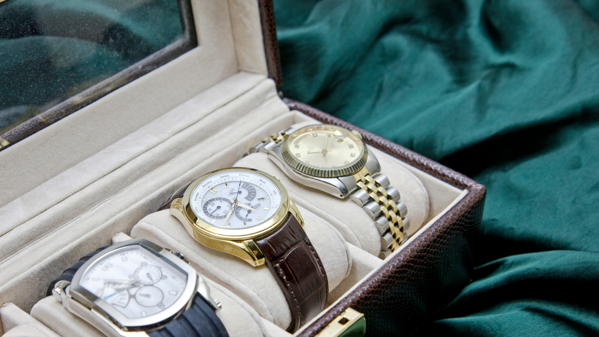 Pricing Second-Hand Watches in Singapore: The Ultimate Framework Top Dealers Use cover image