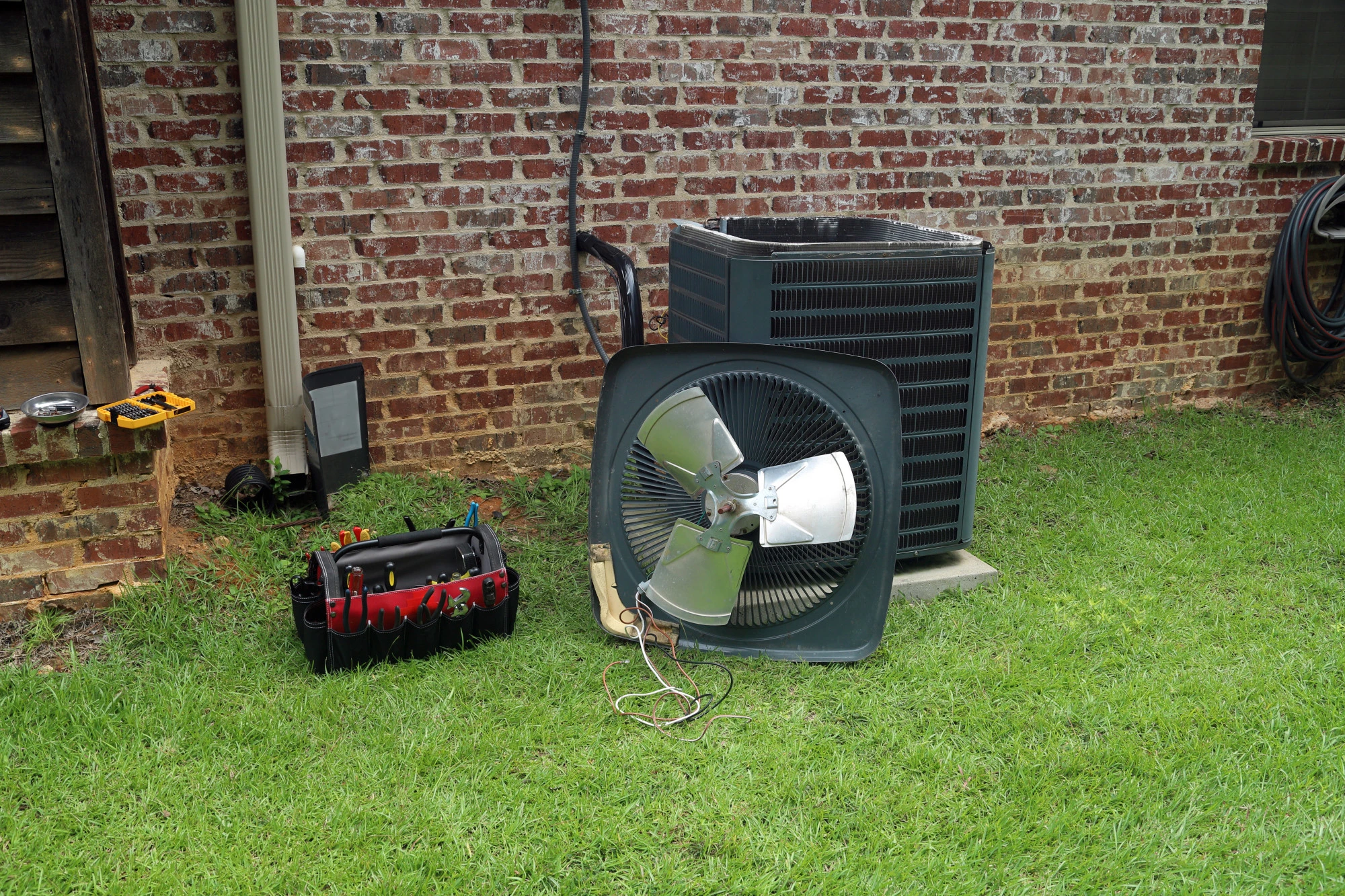 4 Easy DIY Tips for Air Conditioning Repair in Poseyville, IN