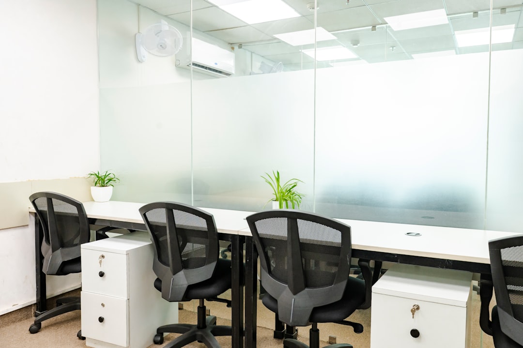 A comfortable and productive office environment with natural light - 24 hour commercial hvac service in evansville in A comfortable and productive office environment with natural light - 24 hour commercial hvac service in evansville in