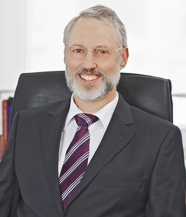 Rechtsanwalt & Fachanwalt für Erbrecht Ralph-Patrick Paul mit einem Lächeln