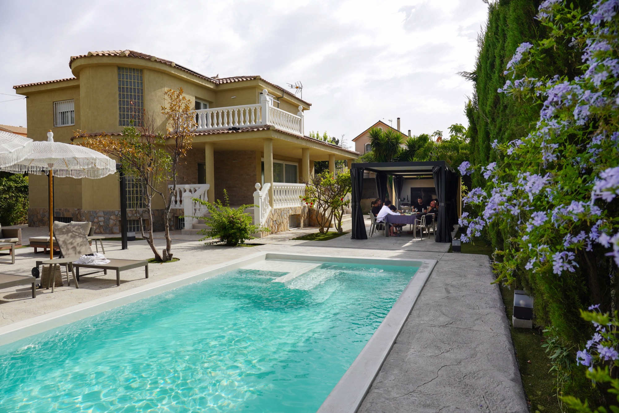 Offsite-Villa mit Pool in Alicante