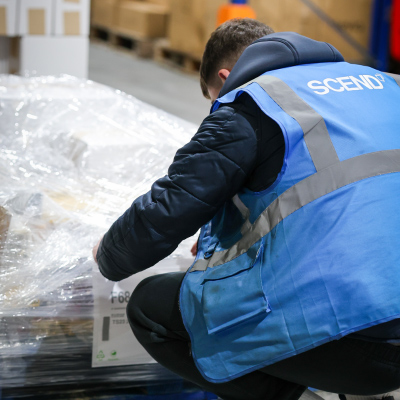 B2B - Man Packing B2B Order