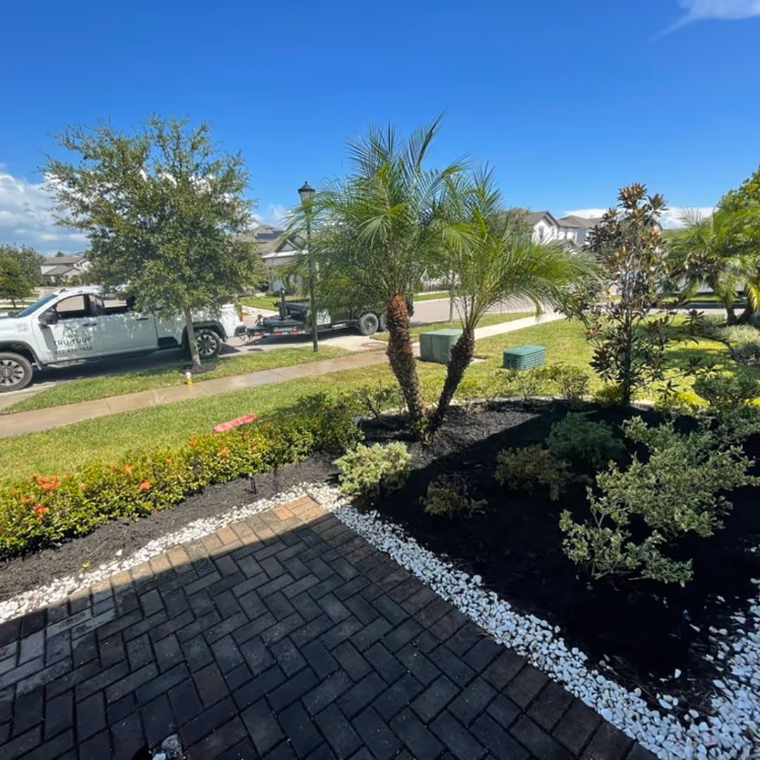 Residential mulch installation service by Tru Turf Pros Land O’Lakes FL