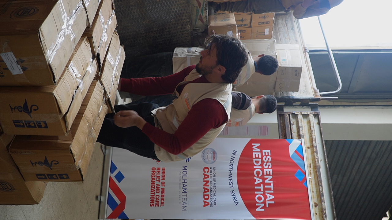 UOSSM Canada delivering aid boxes in Syria
