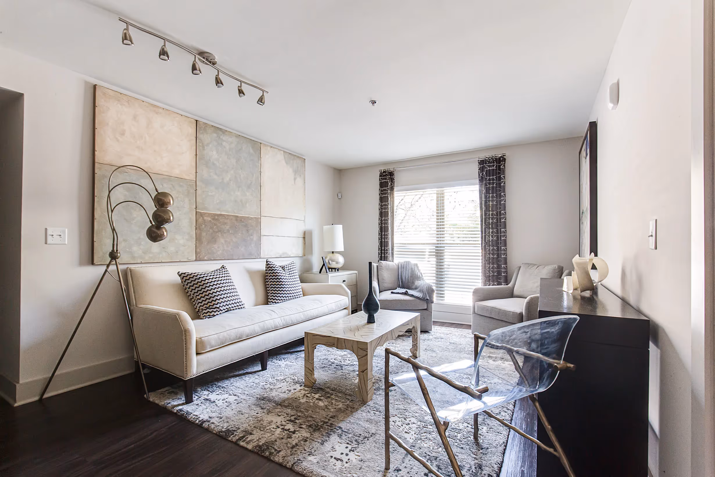 living room 