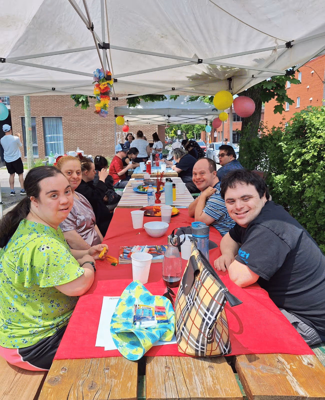 Groupe de participants des cuisines collectives en milieu communautaire