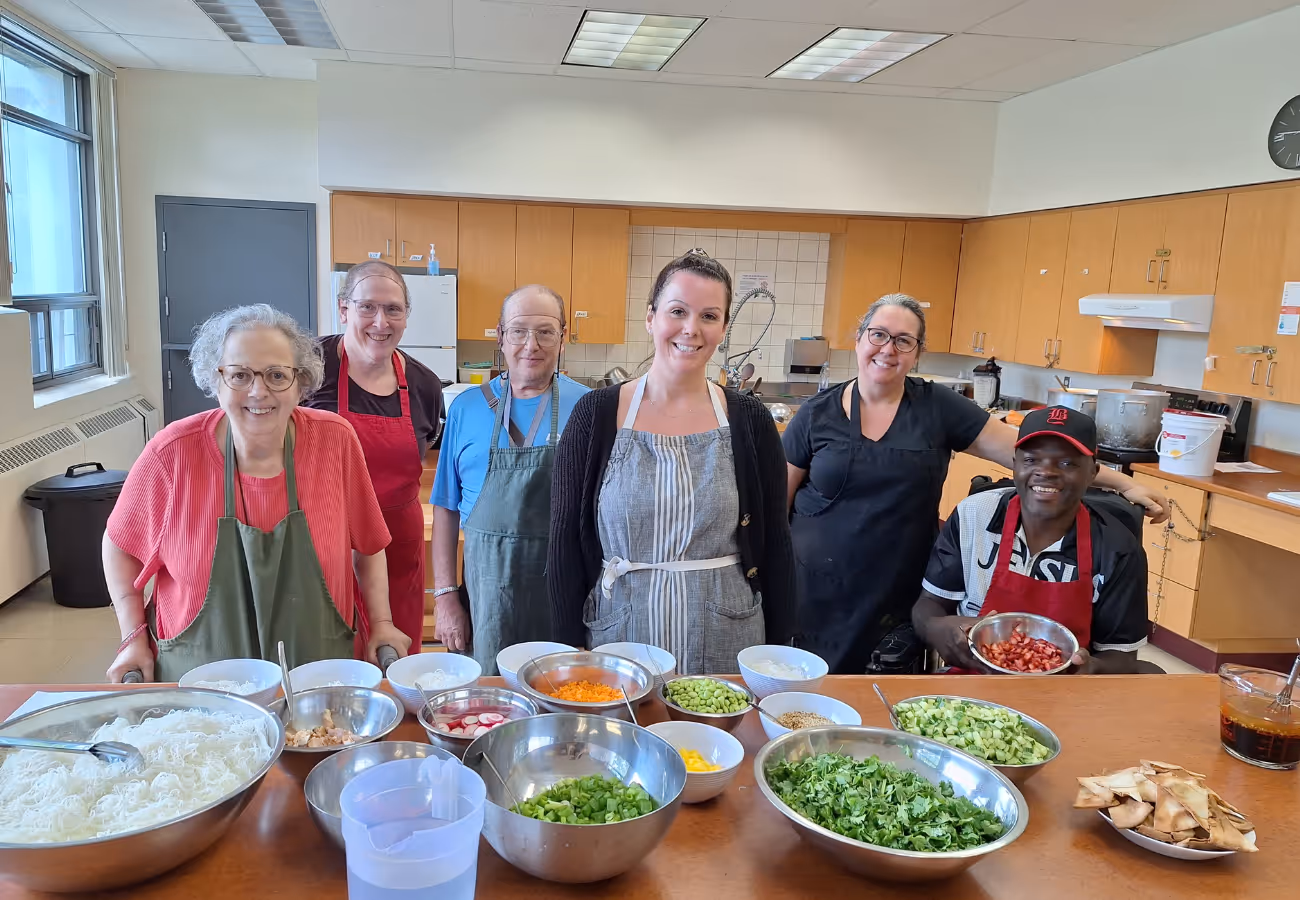 Goupe de participants et animatrices des cuisines collectives