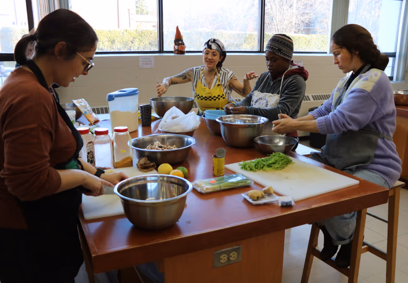 Participantes d'un atelier enfance-famille chez Bouffe-Action