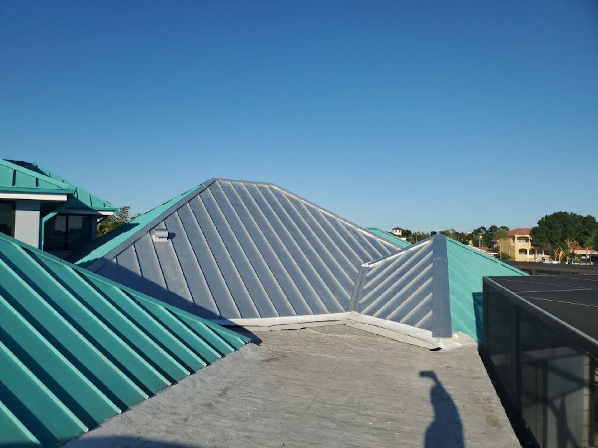 commercial building roof project completed in Tampa by roofing experts