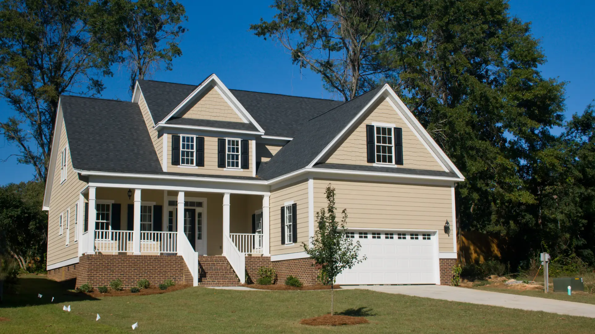 Affordable roofing services with professional contractors