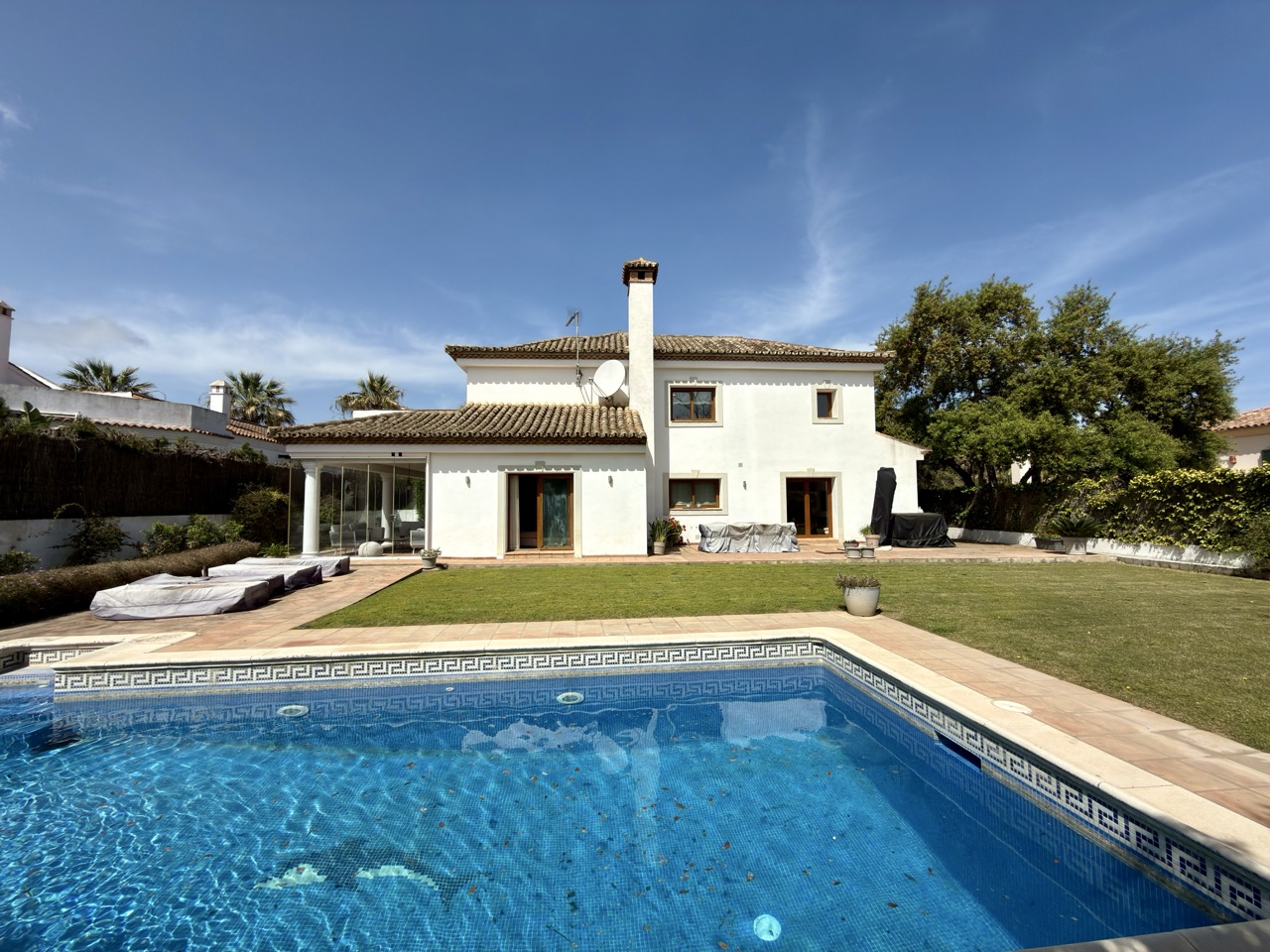 Villa impecable de 4 dormitorios en la zona B