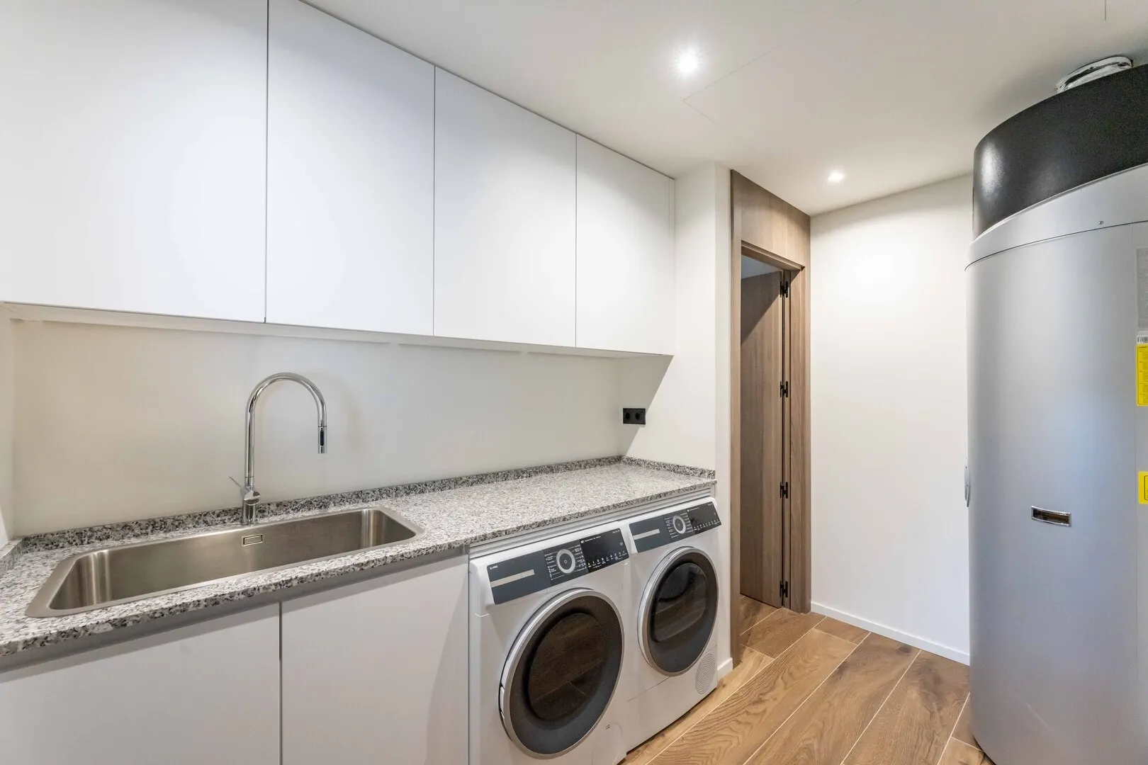 Villa Koa - Villa contemporánea de 5 dormitorios en la calle Buenos Aires (zona B)