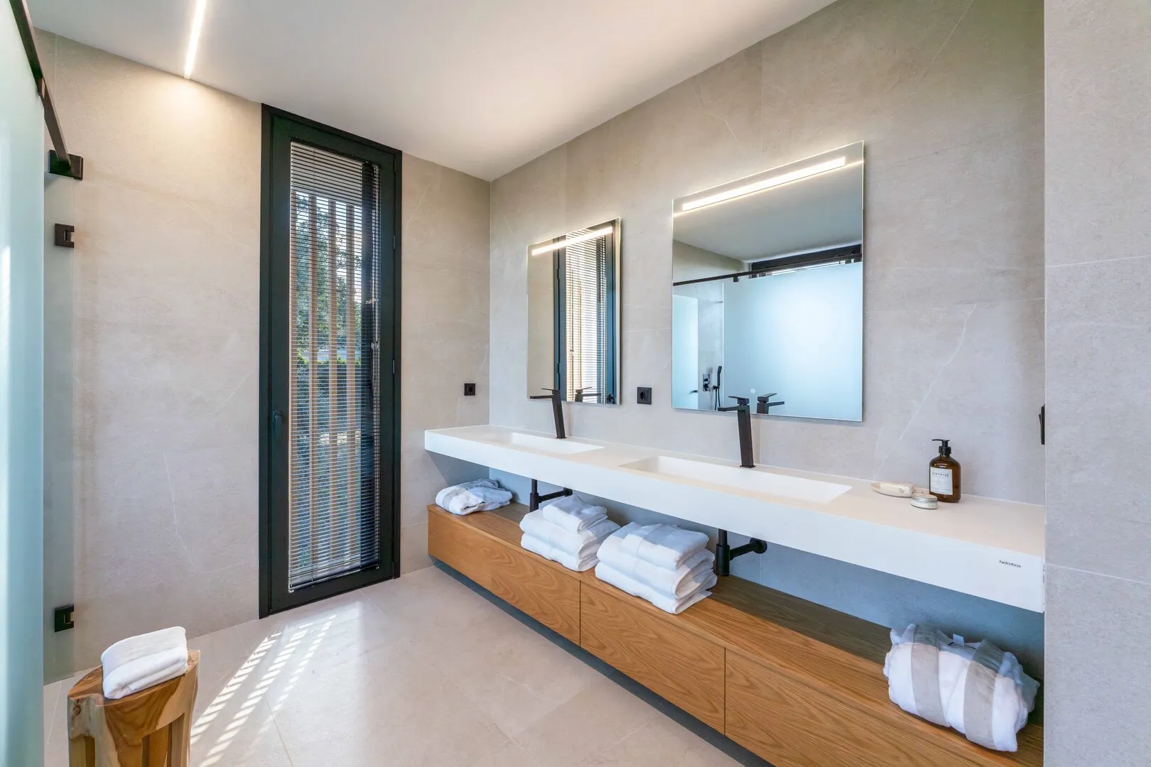 Villa Koa - Villa contemporánea de 5 dormitorios en la calle Buenos Aires (zona B)