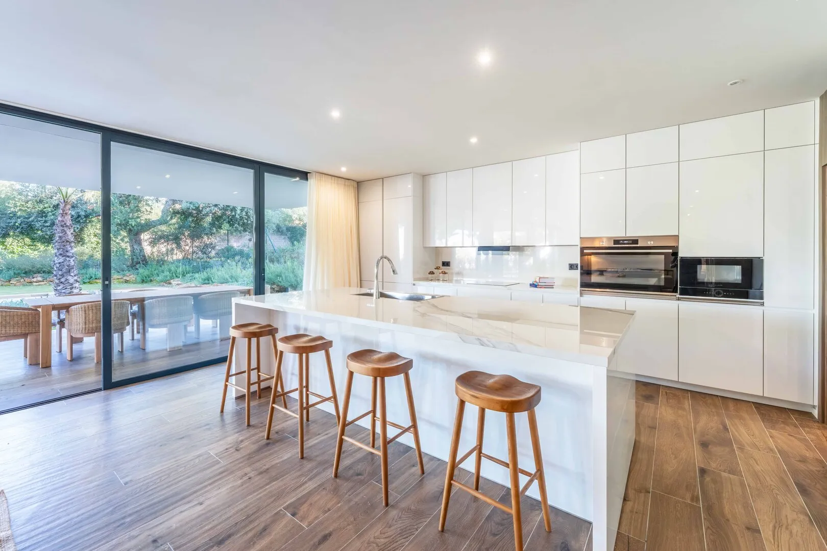 Villa Koa - Villa contemporánea de 5 dormitorios en la calle Buenos Aires (zona B)