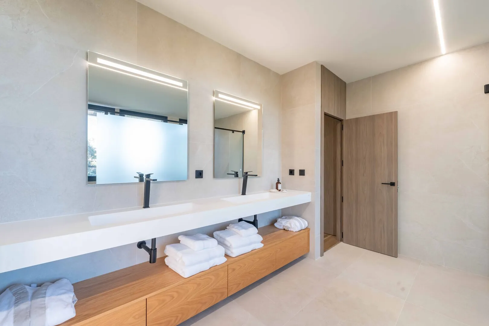 Villa Koa - Villa contemporánea de 5 dormitorios en la calle Buenos Aires (zona B)