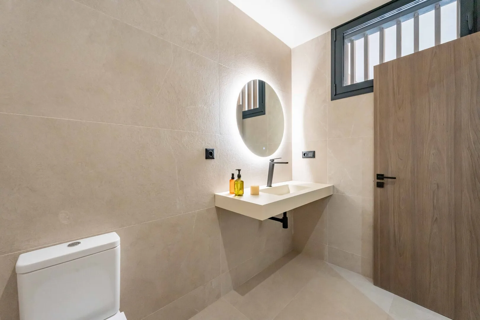 Villa Koa - Villa contemporánea de 5 dormitorios en la calle Buenos Aires (zona B)