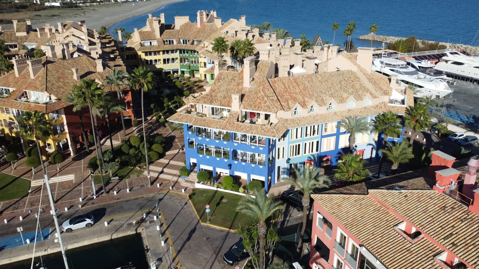 Stunning Penthouse with Panoramic Marina Views in Puerto Deportivo de Sotogrande