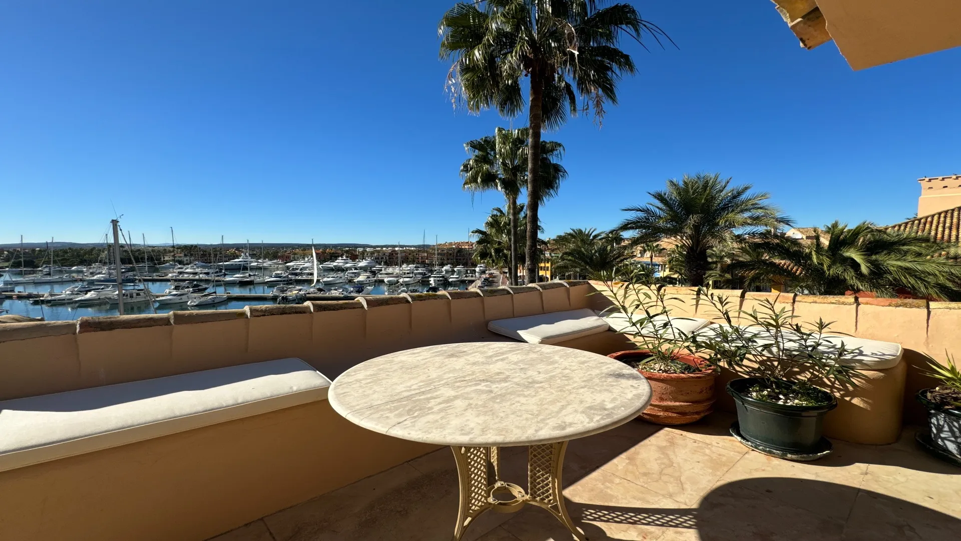 Stunning Penthouse with Panoramic Marina Views in Puerto Deportivo de Sotogrande