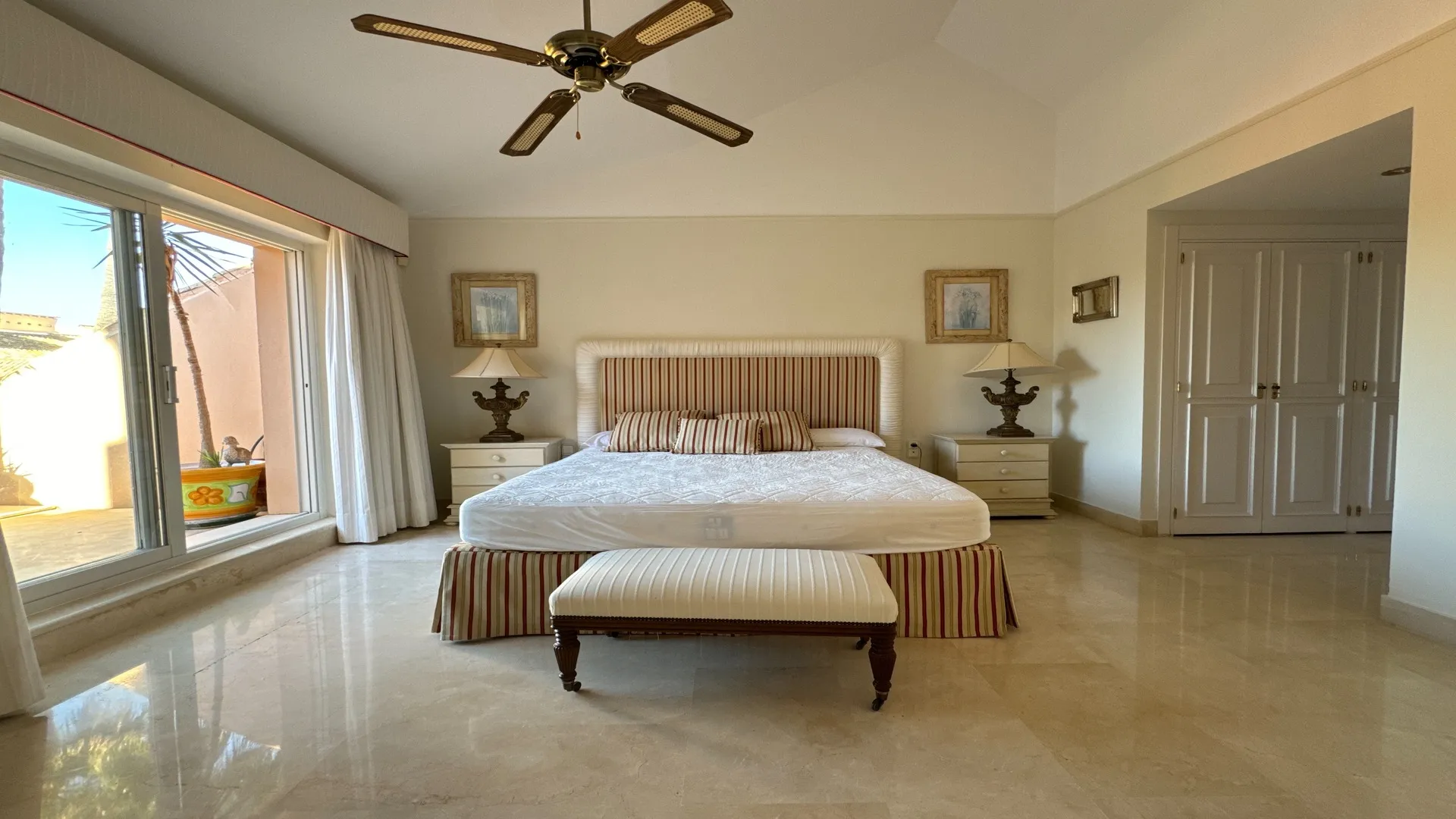 Stunning Penthouse with Panoramic Marina Views in Puerto Deportivo de Sotogrande