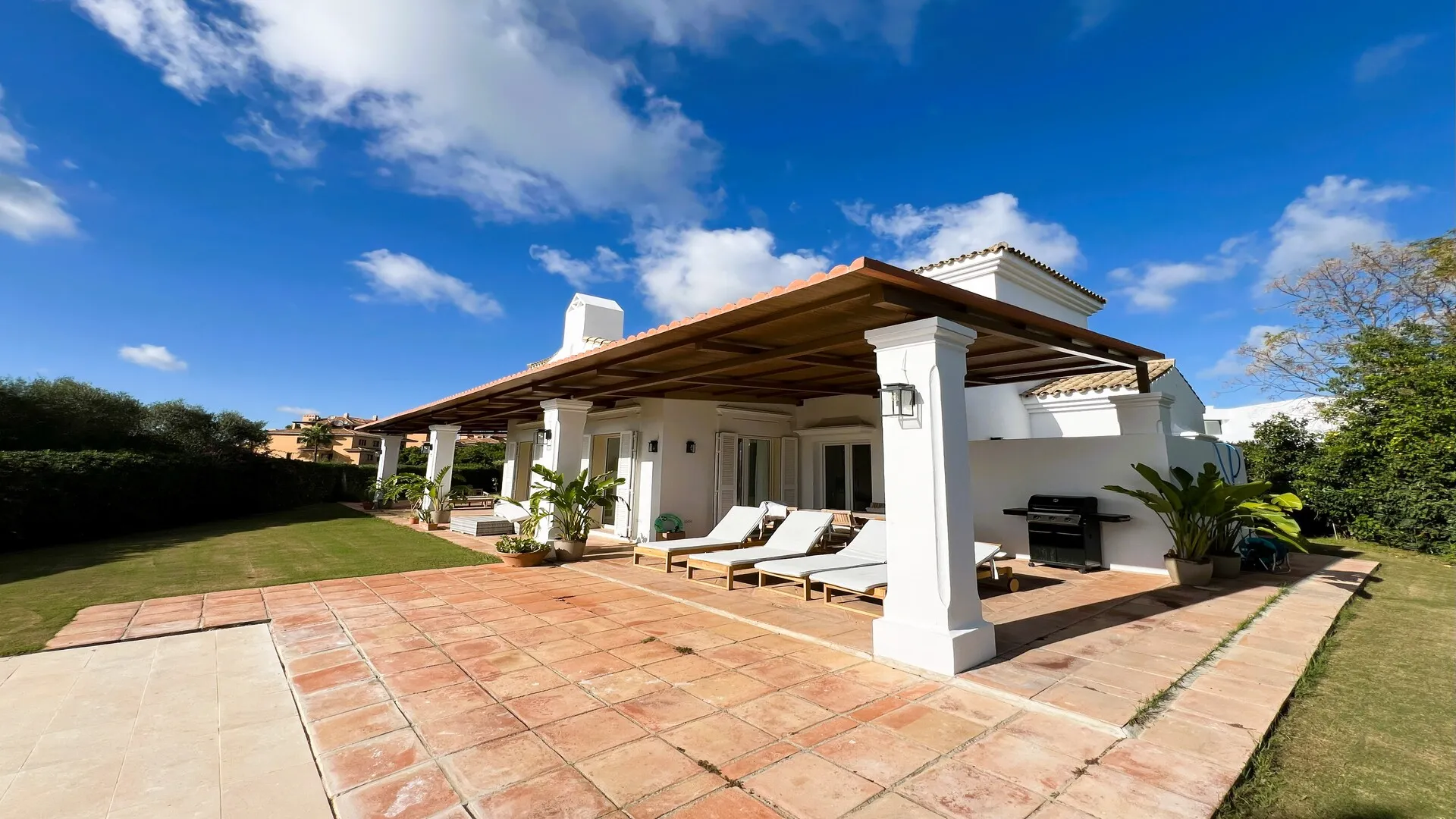Excepcional villa llave en mano en venta en Sotogrande Alto cerca del SIS (Zona G)