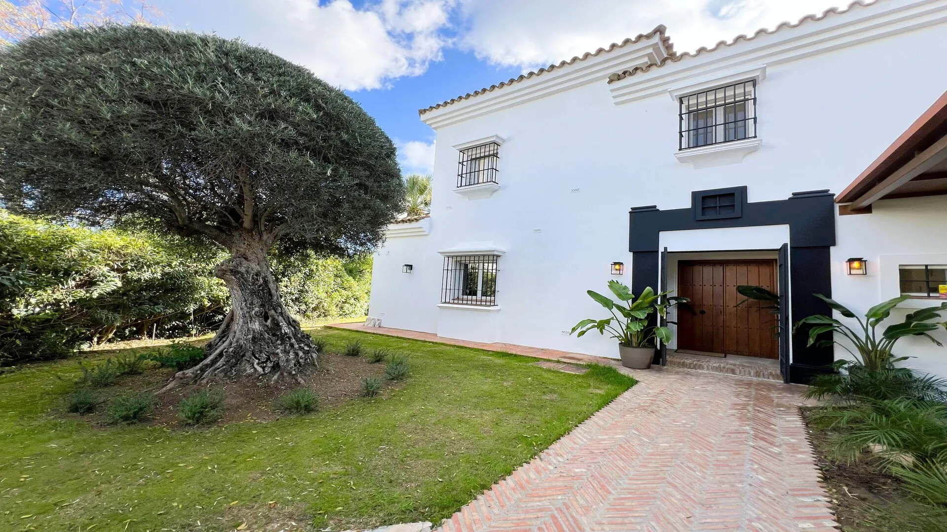 Excepcional villa llave en mano en venta en Sotogrande Alto cerca del SIS (Zona G)