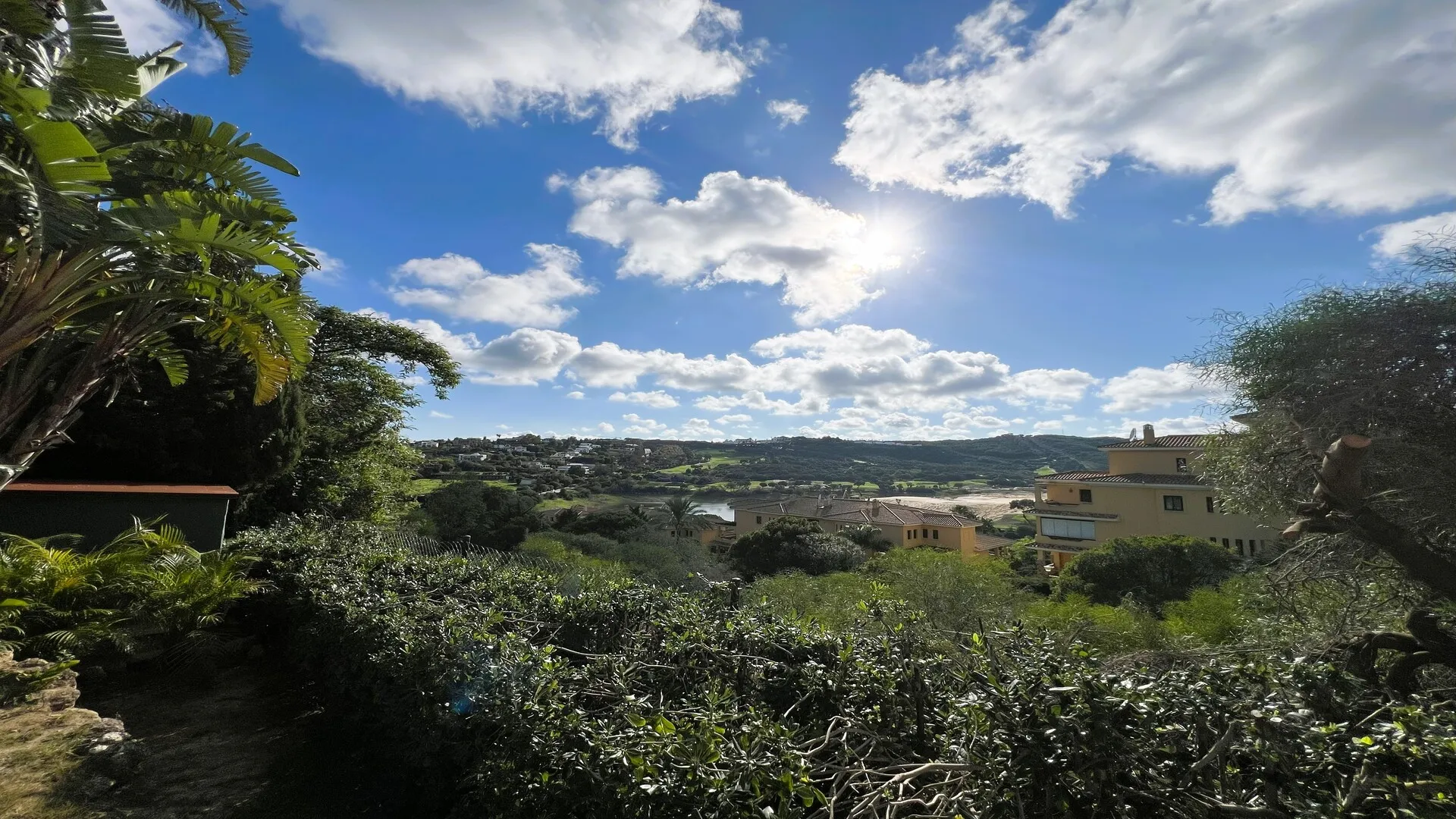 Excepcional villa llave en mano en venta en Sotogrande Alto cerca del SIS (Zona G)