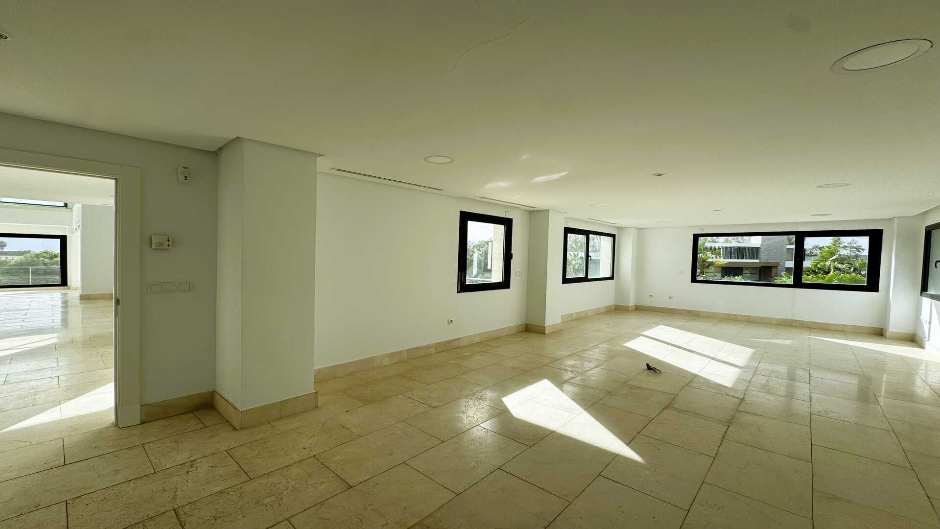 Villa Magnolia: Oportunidad de renovación en La Reserva de Sotogrande