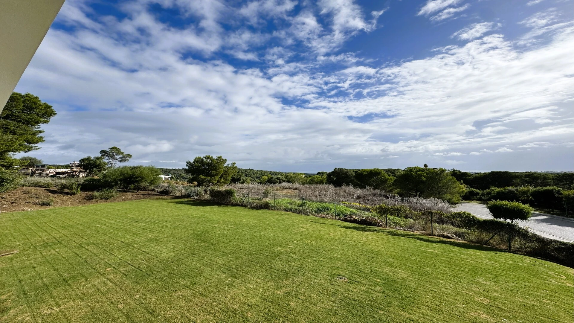 Villa Magnolia: Oportunidad de renovación en La Reserva de Sotogrande