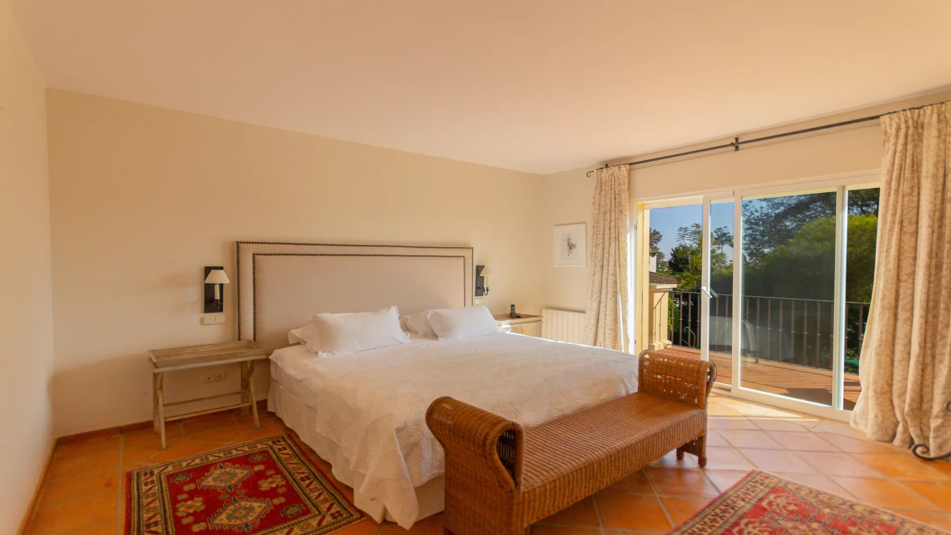 Villa Mariposa - Luxury 5 Bed Villa in Sotogrande Alto For Rent