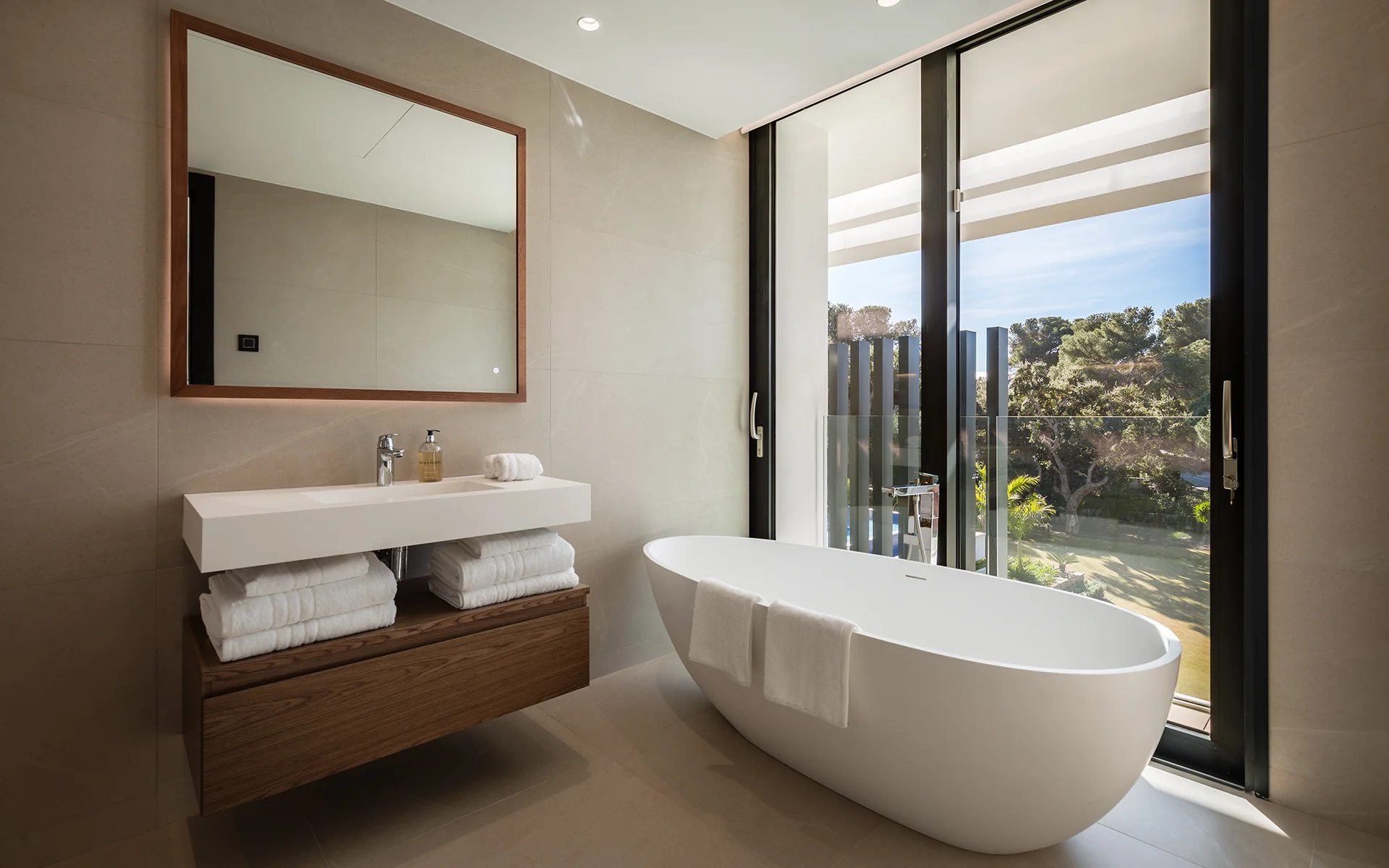 Casa La Colina: Contemporary Luxury 7 Bed Villa in Kings & Queens, Sotogrande Costa