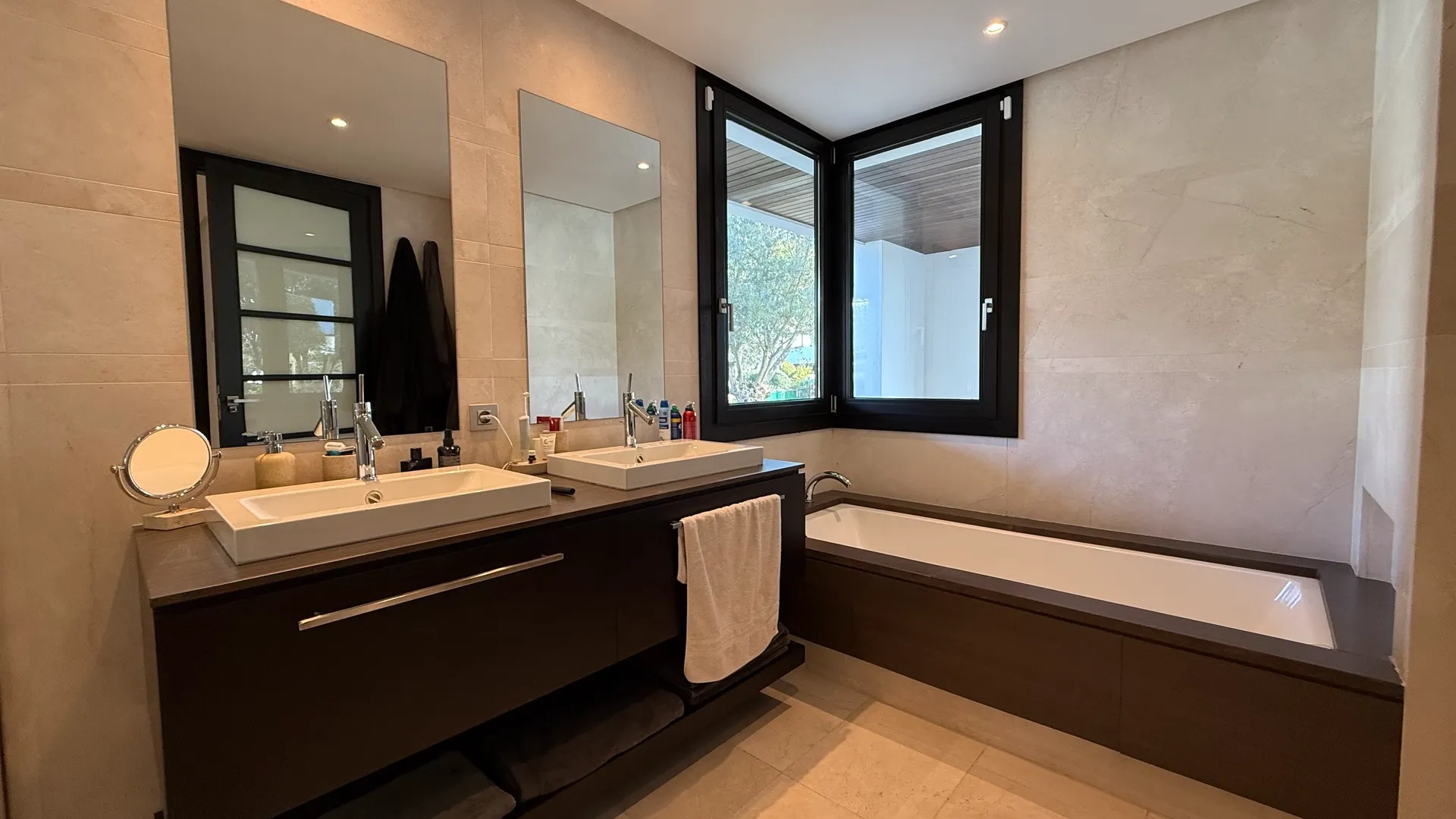 Elegant Ground Floor Apartment in La Hacienda de Valderrama
