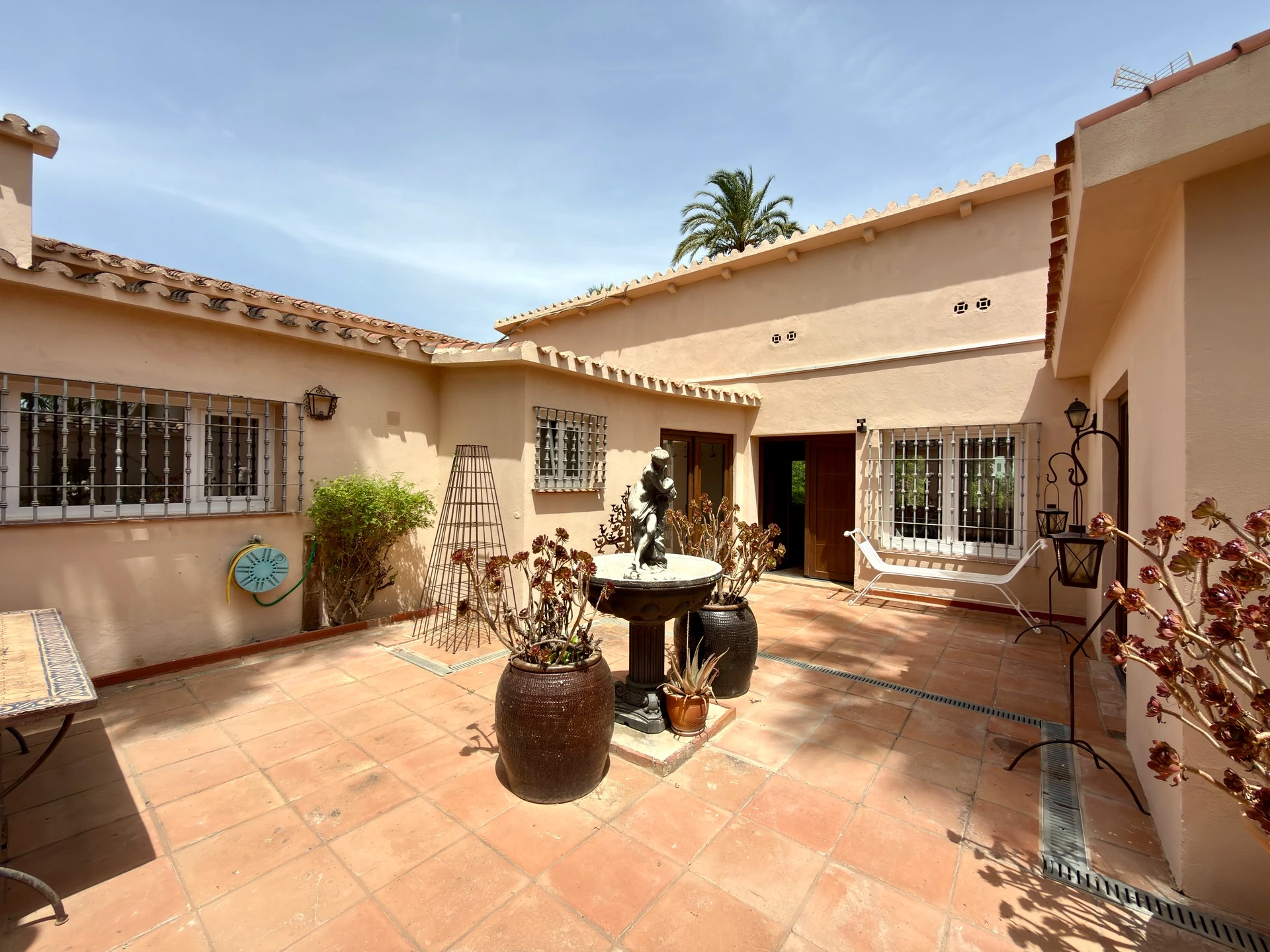 Charming Andalucian Single-Storey Villa in the A Zone