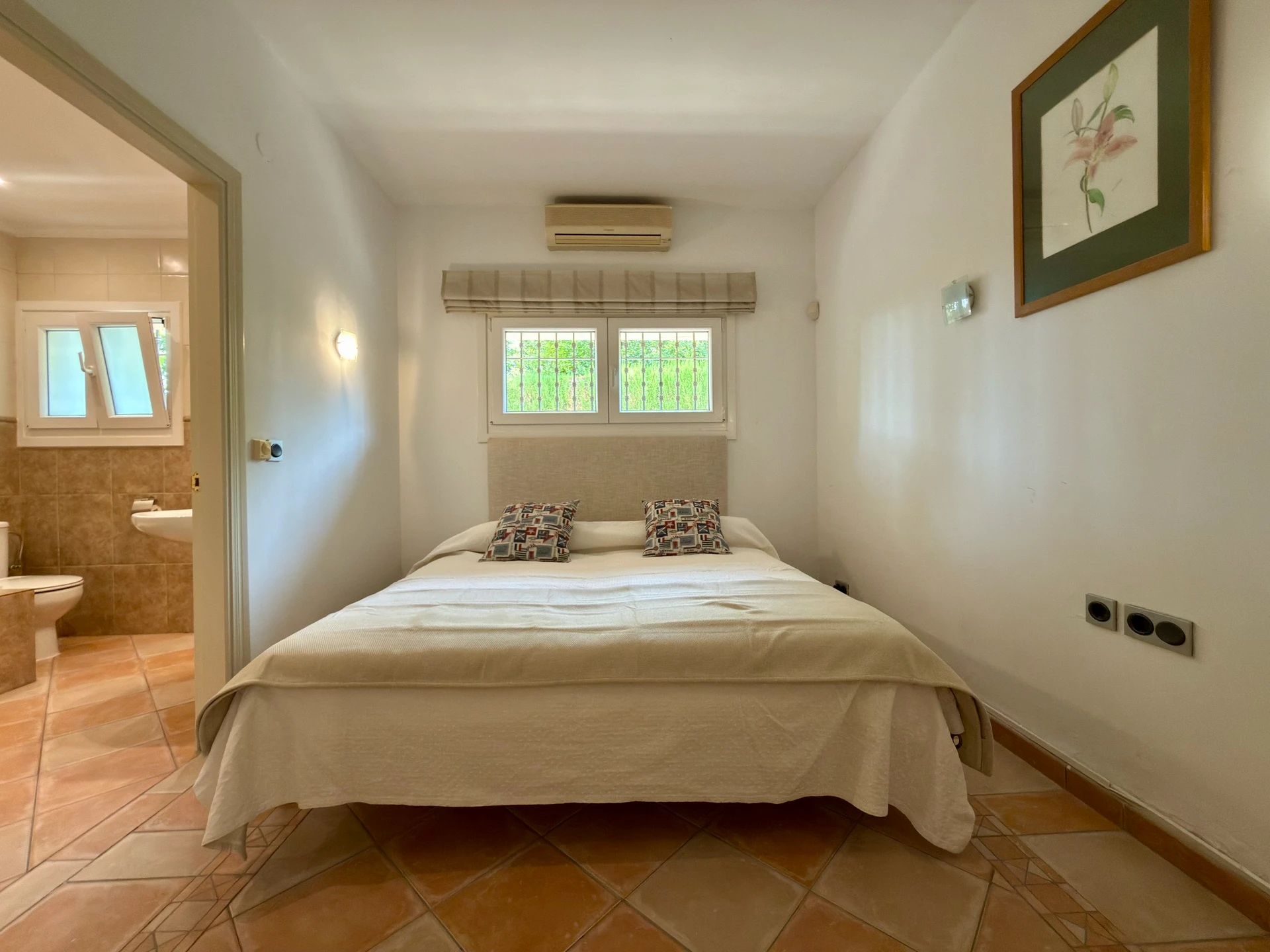 Charming Andalucian Single-Storey Villa in the A Zone