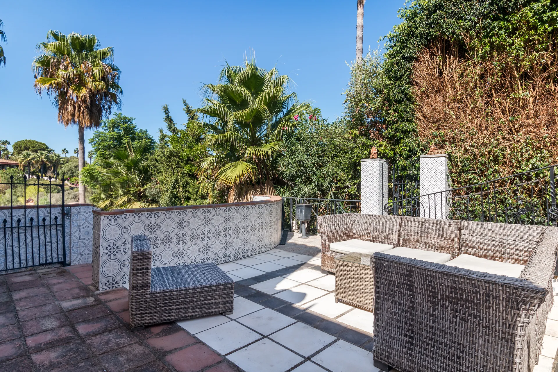 Charming Andalucian Villa in the B Zone