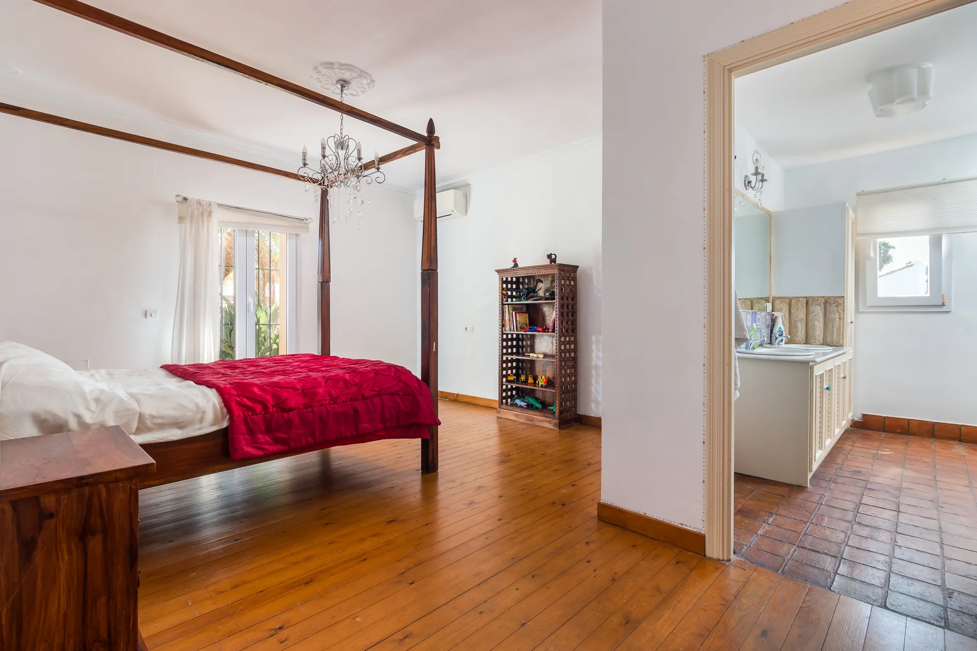 Charming Andalucian Villa in the B Zone