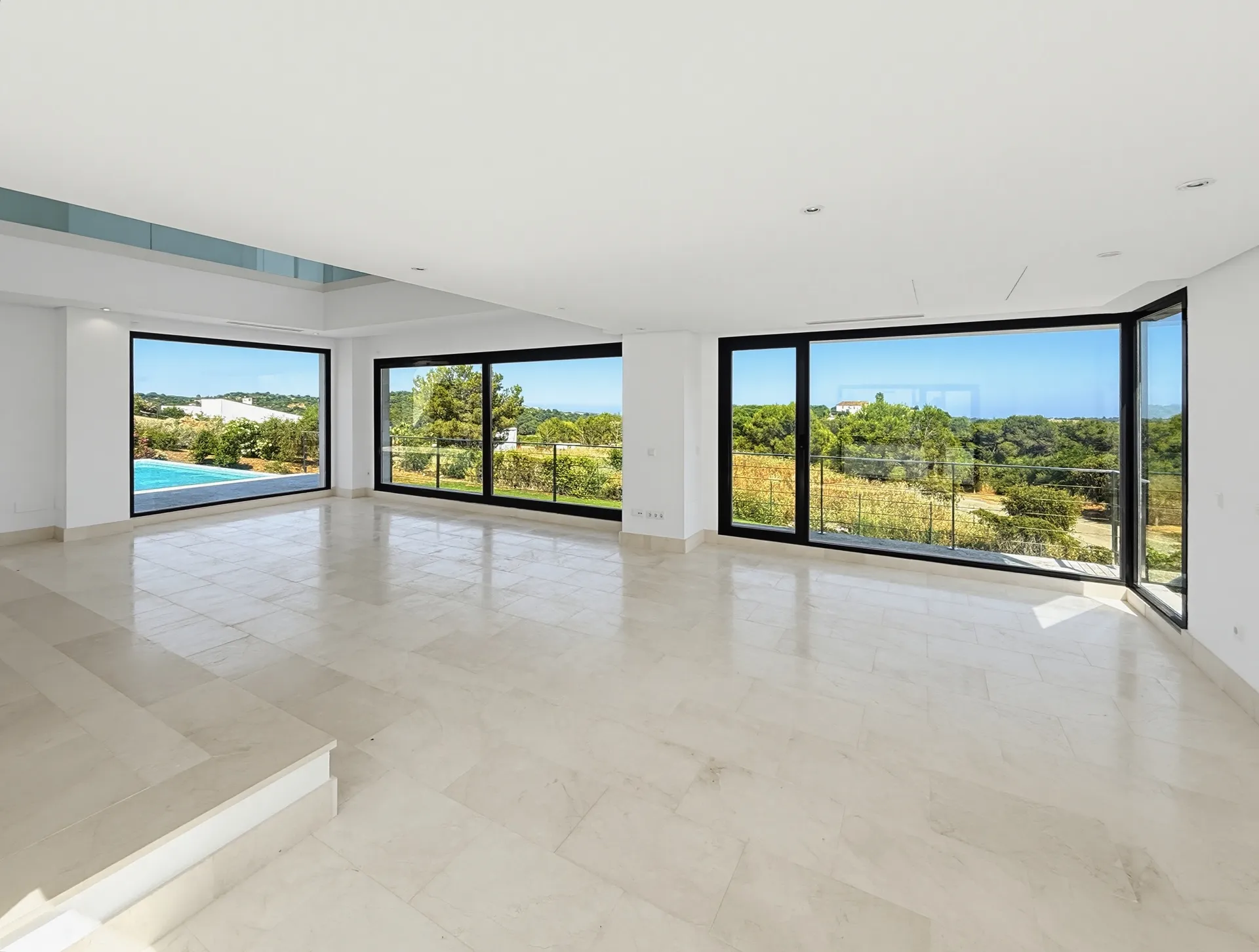 Villa Magnolia: Renovation Opportunity in La Reserva de Sotogrande