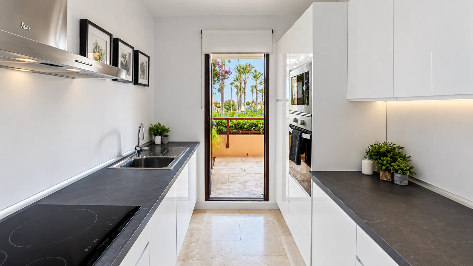 Apartamento impecable de 2 dormitorios en Paseo del Mar con vistas al mar