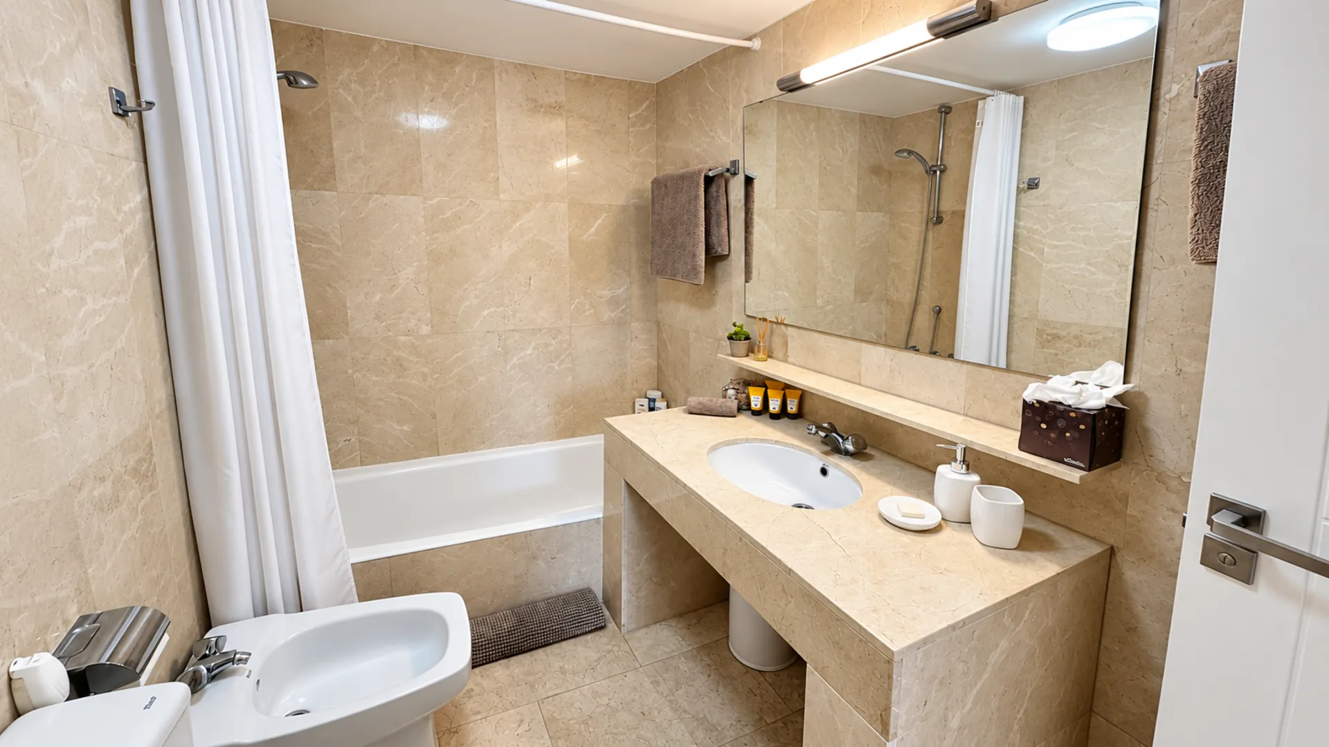 Apartamento impecable de 2 dormitorios en Paseo del Mar con vistas al mar