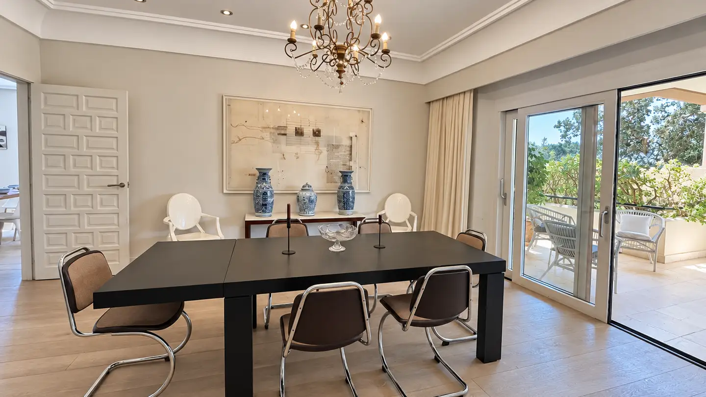 Elegant Four-Bedroom Apartment in Valgrande, Sotogrande Alto