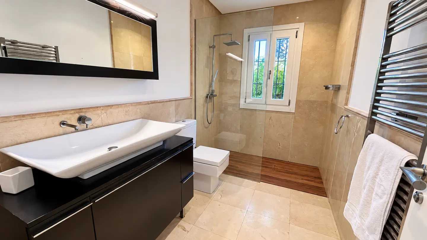 Elegant Four-Bedroom Apartment in Valgrande, Sotogrande Alto