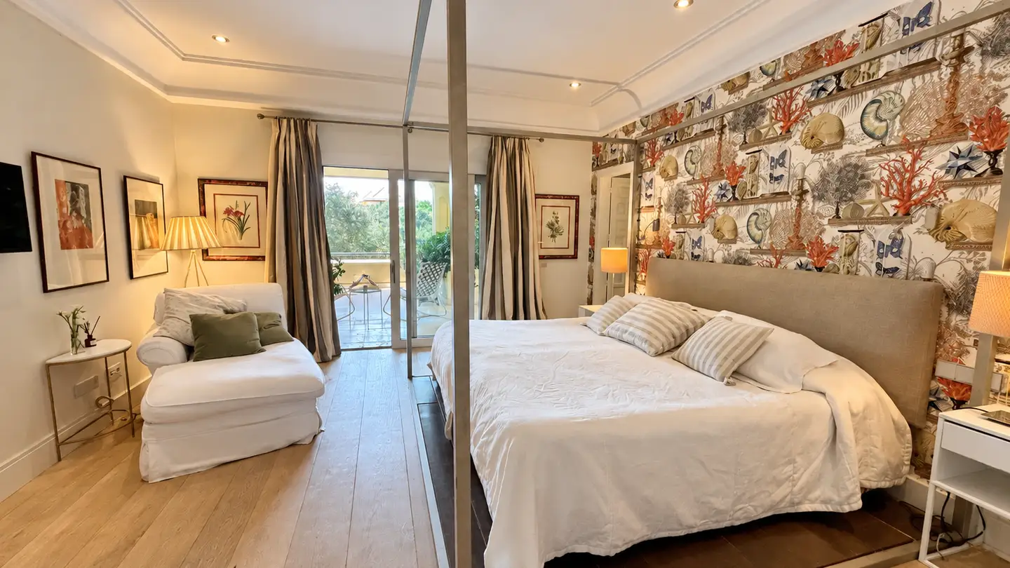 Elegant Four-Bedroom Apartment in Valgrande, Sotogrande Alto