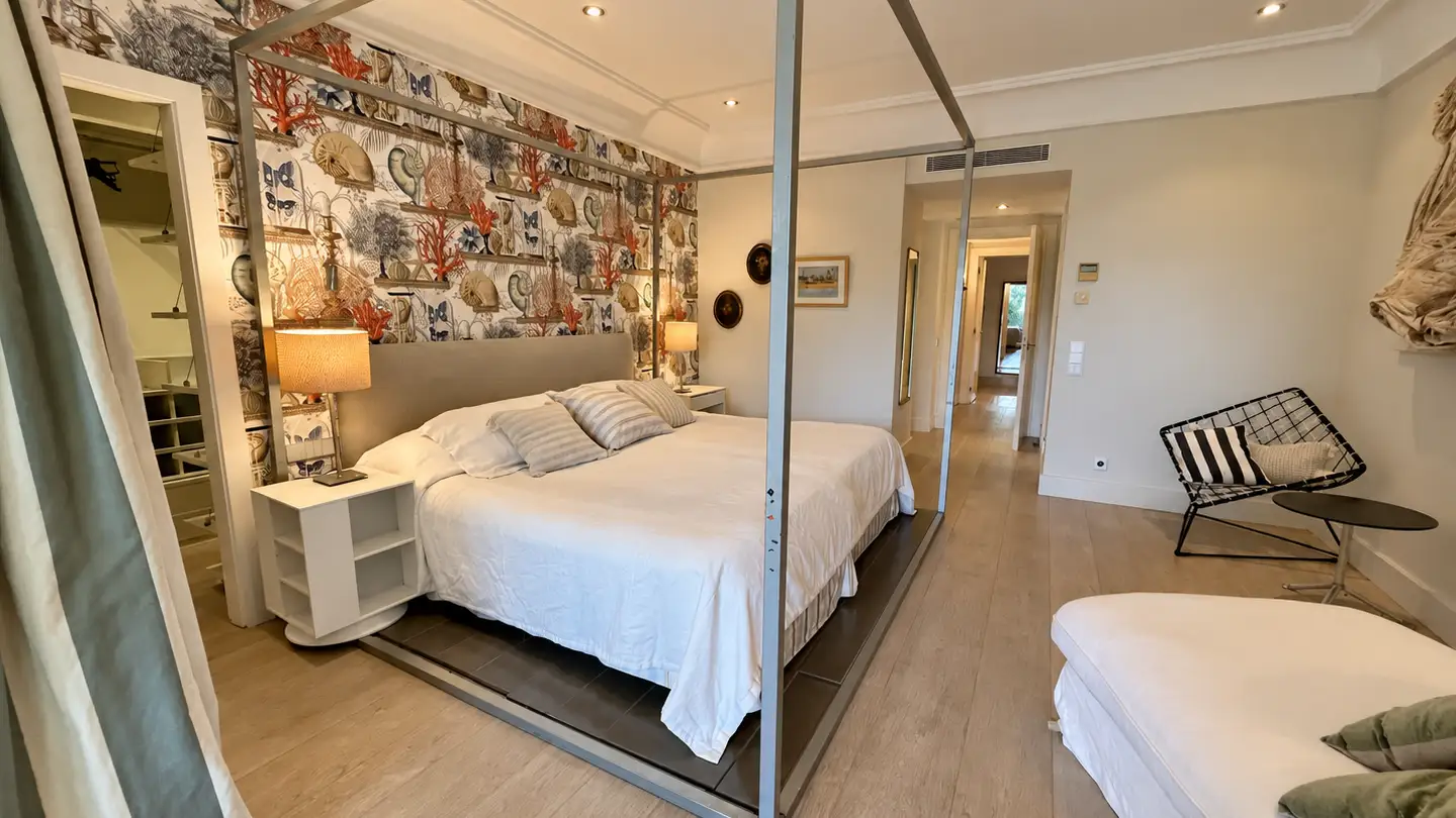 Elegant Four-Bedroom Apartment in Valgrande, Sotogrande Alto