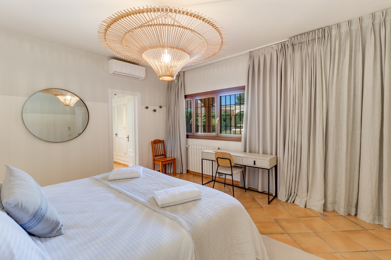 Villa Carina - Amplio bungalow de 6 dormitorios en la zona B en alquiler