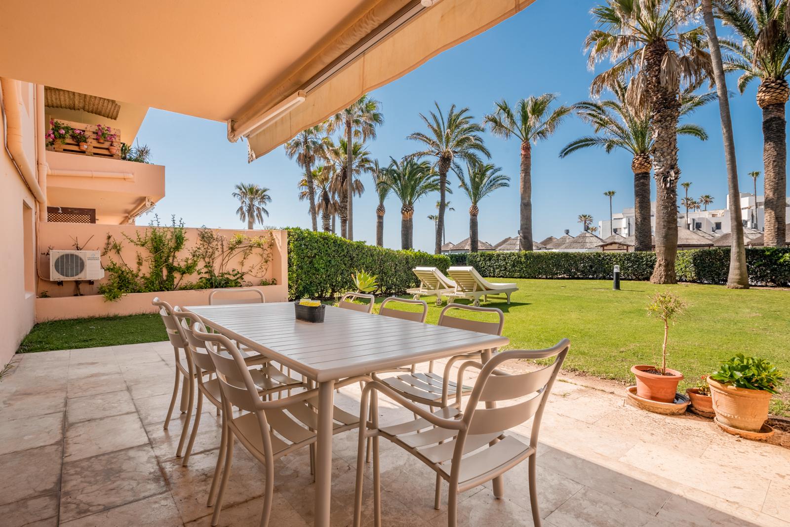 Impresionante apartamento en planta baja en alquiler en Paseo Del Mar